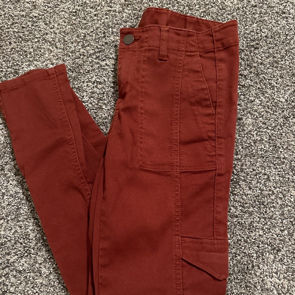 Rust colored Cabi cargo skinny pants